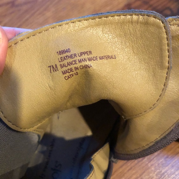 SOFTSPOTS Tan Color Suede Booties Size 7 - Picture 9 of 11